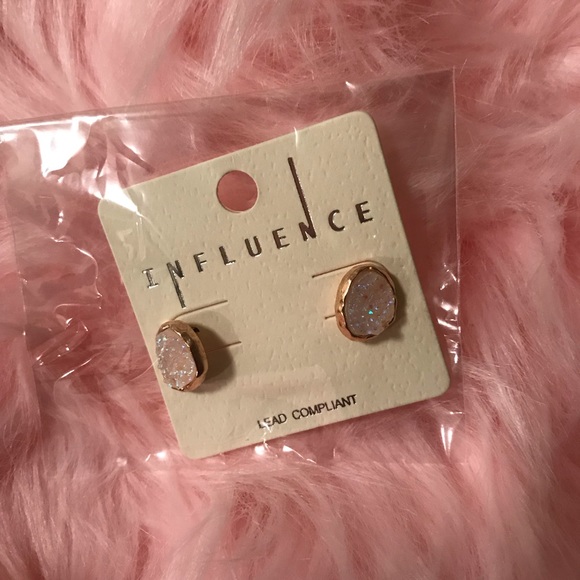 DRUZY Earrings - Picture 2 of 2